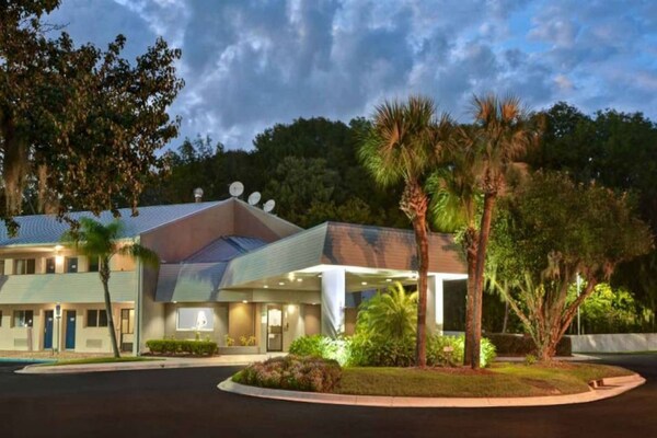 Foto van 1 tweepersoonsbed (queensize) | Rookvrij, Keuken - Vakantiehuis in Jacksonville - ExteriorSummer