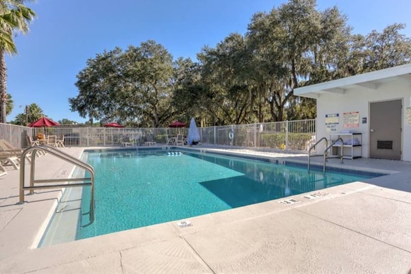Foto van 1 tweepersoonsbed (queensize) | Rookvrij - Vakantiehuis in Kissimmee - Pool