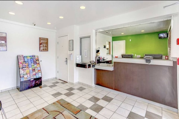 Foto van 1 tweepersoonsbed (queensize) | Rookvrij - Vakantiehuis in Kissimmee - FloorPlan