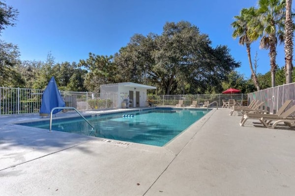 Foto van 1 tweepersoonsbed (queensize) | Rookvrij - Vakantiehuis in Kissimmee - Pool
