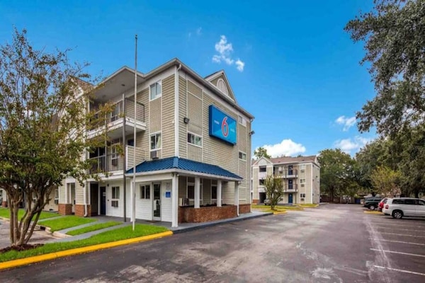 Foto van 1 King Bed | Niet-rokende, Keuken - Vakantiehuis in Jacksonville - ExteriorSummer