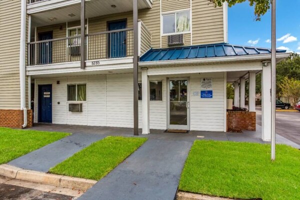 Foto van 1 King Bed | Niet-rokende, Keuken - Vakantiehuis in Jacksonville - ExteriorSummer
