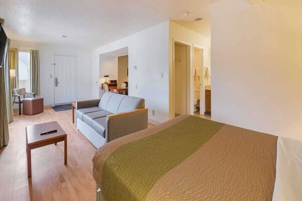Foto van 1 tweepersoonsbed (Queensize) | Premium, Micfridge - BedRoom