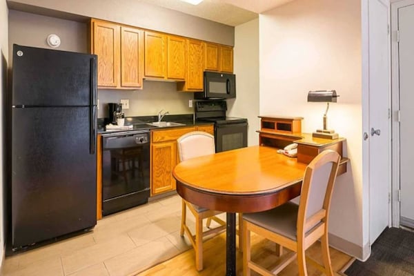 Foto van 1 tweepersoonsbed (Queensize) | Premium, Micfridge - Kitchen