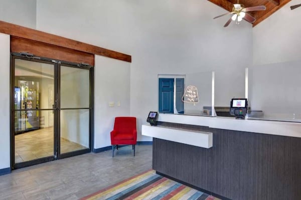 Foto van 1 kingsize bed | Rookvrij, Keuken - Vakantiehuis in Jacksonville - FloorPlan
