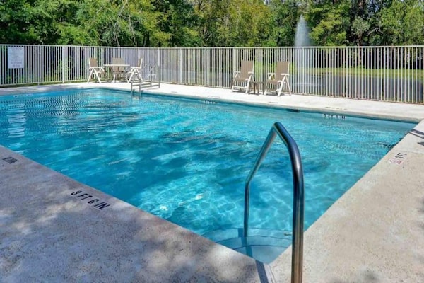 Foto van 1 kingsize bed | Rookvrij, Keuken - Vakantiehuis in Jacksonville - Facilities