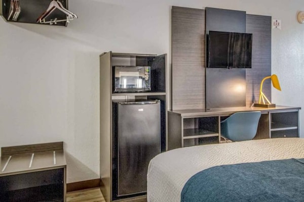 Foto van 1 kingsize bed | Badkuip met mobiele toegang | Keuken - Facilities