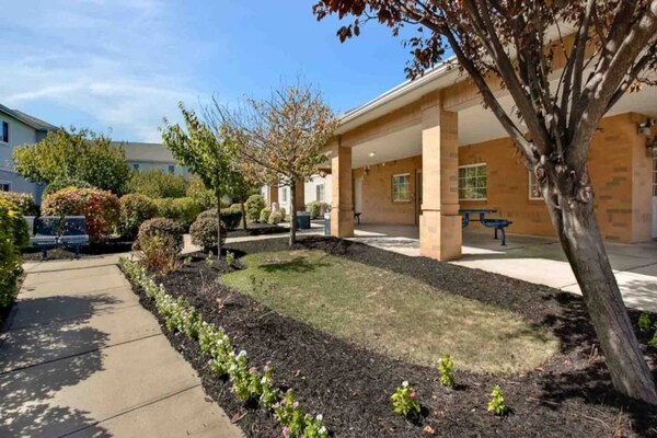 Foto van 1 tweepersoonsbed (queensize) | Niet-roken - Vakantiehuis in East Brunswick - ExteriorSummer