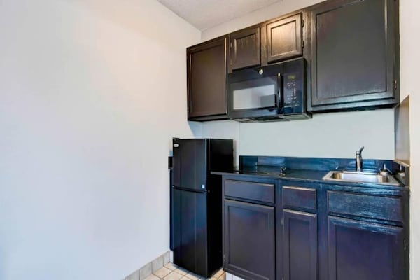 Foto van 1 kingsize bed | Rookvrij - Vakantiehuis in Ocean Springs - Kitchen
