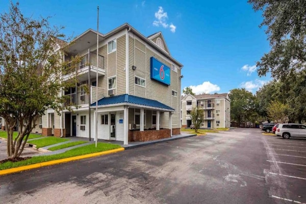 Foto van 1 tweepersoonsbed (queensize) | Roken mogelijk - Vakantiehuis in Jacksonville - ExteriorSummer