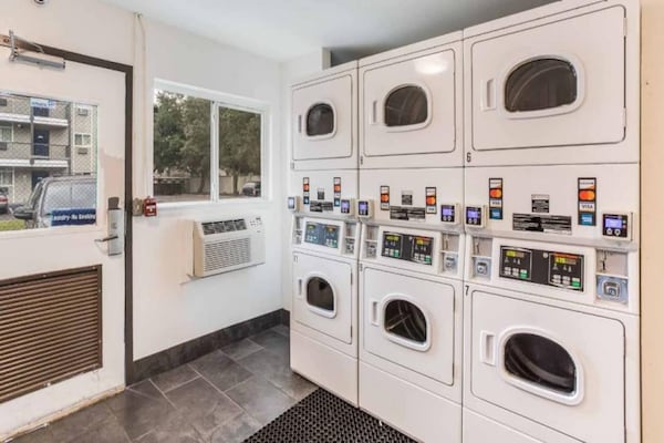 Foto van 1 tweepersoonsbed (queensize) | Roken mogelijk - Vakantiehuis in Jacksonville - Facilities