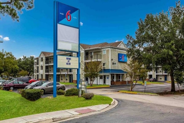 Foto van 1 tweepersoonsbed (queensize) | Roken mogelijk - Vakantiehuis in Jacksonville - ExteriorSummer