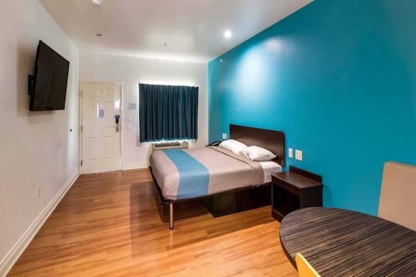 Foto van 1 King Bed | Zakelijk, Niet-roken, Micf - Vakantiehuis in Houston - BedRoom