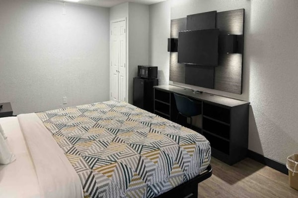 Foto van 1 kingsize bed | Roken toegestaan, koelkast aanwezig - BedRoom