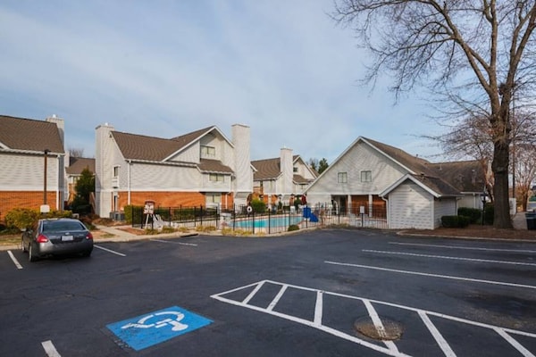 Foto van 1 tweepersoonsbed (queensize) | Rookvrij - Vakantiehuis in Greensboro - ExteriorSummer