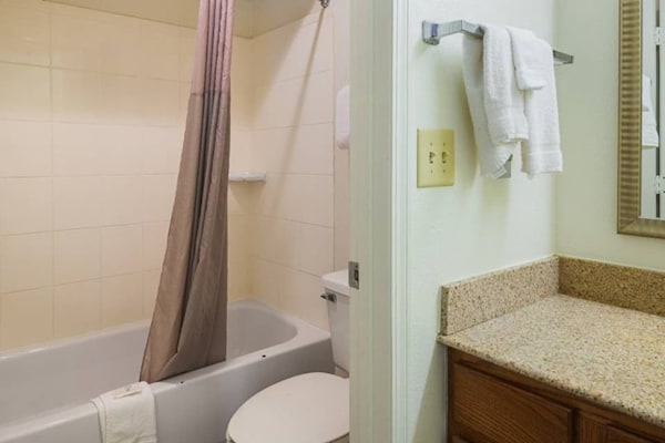 Foto van 1 tweepersoonsbed (queensize) | Rookvrij - Vakantiehuis in Greensboro - BedRoom