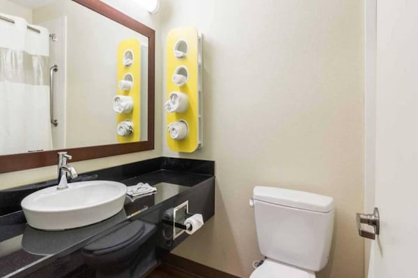 Foto van 1 kingsize bed | Rookvrij - Vakantiehuis in NEW BRUNSWICK - BathRoom