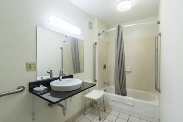 Foto van 1 King Bed | Niet Rokend - Vakantiehuis in CRAWFORDSVILLE - Facilities