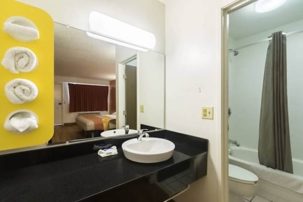 Foto van 1 King Bed | Niet Rokend - Vakantiehuis in CRAWFORDSVILLE - Facilities
