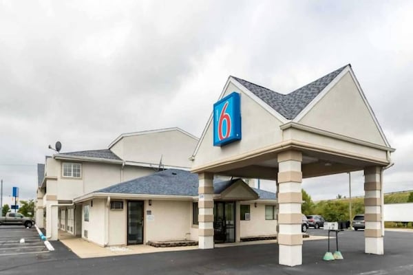 Foto van 1 King Bed | Niet Rokend - Vakantiehuis in CRAWFORDSVILLE - ExteriorSummer