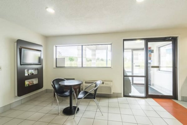Foto van 1 King Bed | Niet Rokend - Vakantiehuis in CRAWFORDSVILLE - FloorPlan