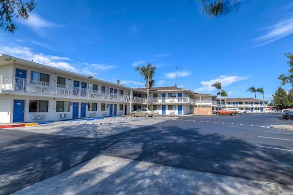 Foto van 1 tweepersoonsbed (Queensize) | Anaheim West - Vakantiehuis in Stanton - Facilities