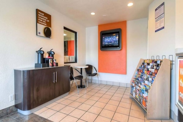 Foto van 1 tweepersoonsbed (Queensize) | Anaheim West - Vakantiehuis in Stanton - FloorPlan