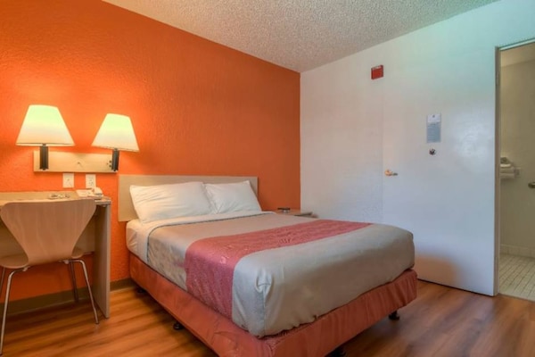 Foto van 1 tweepersoonsbed | Rowland Heights - Vakantiehuis in Rowland Heights - Facilities