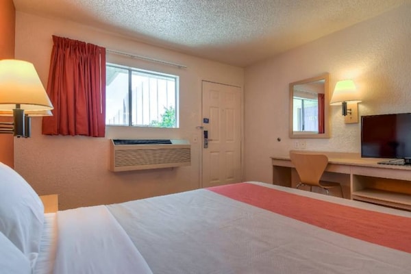 Foto van 1 tweepersoonsbed | Rowland Heights - Vakantiehuis in Rowland Heights - BedRoom