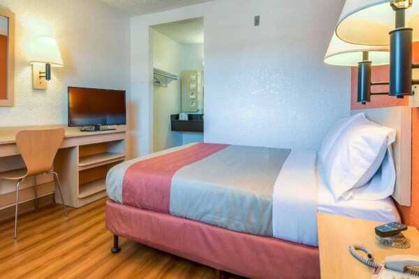 Foto van 1 tweepersoonsbed | Rowland Heights - Vakantiehuis in Rowland Heights - BedRoom