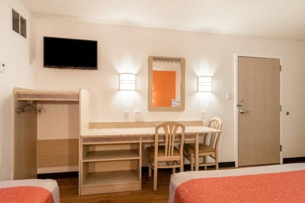 Foto van 1 tweepersoonsbed (queensize) | rolstoeltoegankelijk | NSMK - BedRoom