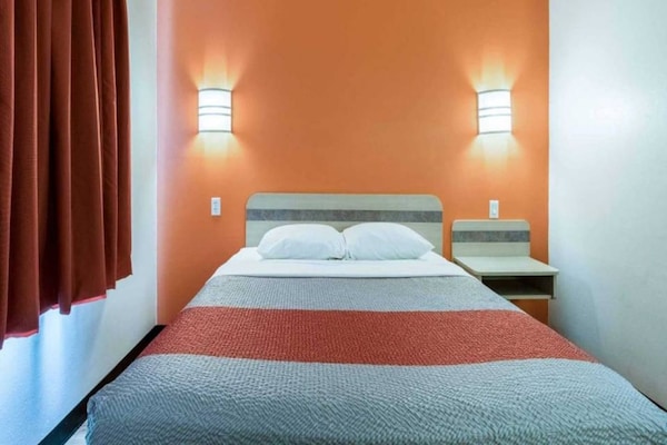 Foto van 1 tweepersoonsbed (queensize) | rolstoeltoegankelijk | NSMK - BedRoom