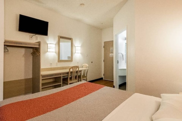 Foto van 1 tweepersoonsbed (queensize) | rolstoeltoegankelijk | NSMK - BedRoom
