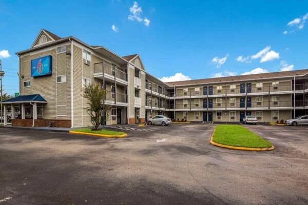 Foto van 1 kingsize bed | Rookvrij - Vakantiehuis in Jacksonville - ExteriorSummer