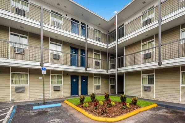 Foto van 1 kingsize bed | Rookvrij - Vakantiehuis in Jacksonville - ExteriorSummer