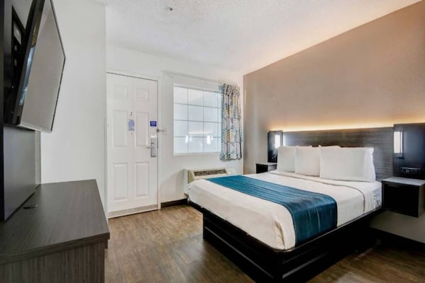 Foto van 1 Queensize Bed | Niet Rokend - Vakantiehuis in Ocean Springs - BedRoom