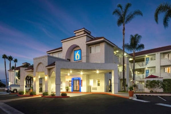 Foto van 1 tweepersoonsbed (queensize) | Minikoelkast - Vakantiehuis in Ventura - ExteriorSummer