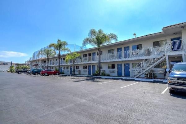 Foto van 1 tweepersoonsbed (Queensize) | Deluxe - Vakantiehuis in Rowland Heights - Facilities