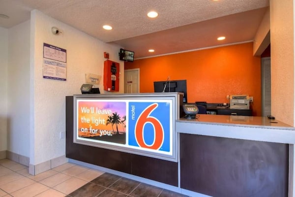 Foto van 1 tweepersoonsbed (Queensize) | Deluxe - Vakantiehuis in Rowland Heights - FloorPlan