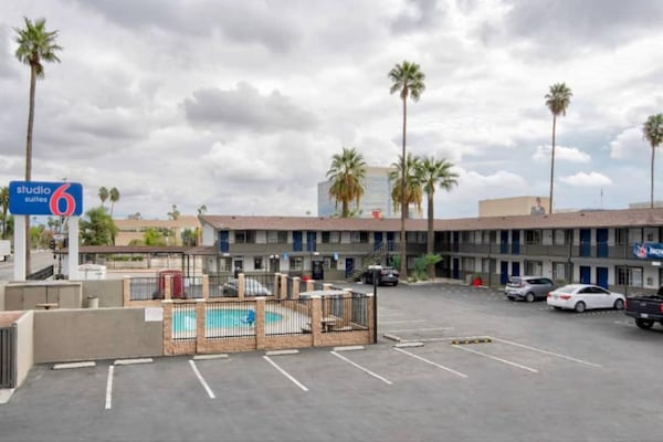 Foto van 1 kingsize bed | Rookvrij, koelkast - Vakantiehuis in San Bernardino - ExteriorSummer