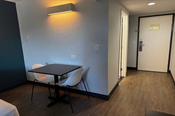 Foto van 1 kingsize bed | Rookvrij, koelkast - Vakantiehuis in Carson - Facilities