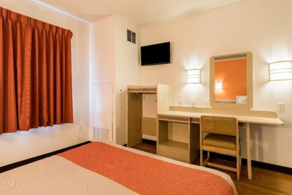 Foto van 1 tweepersoonsbed (queensize) | rookvrij - Vakantiehuis in Newport - BedRoom