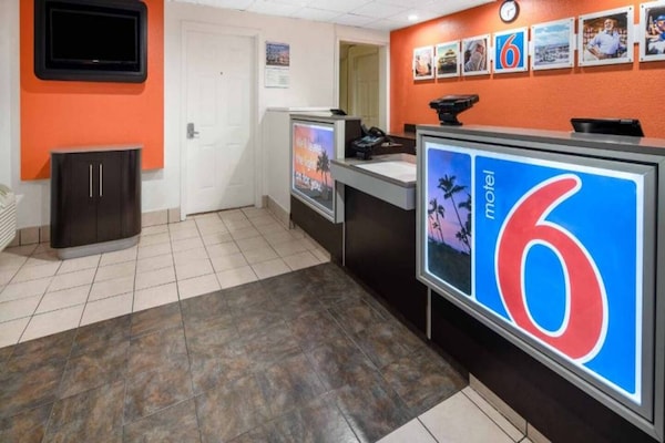 Foto van 1 tweepersoonsbed | Toegankelijk voor mindervaliden/badkuip/minikoelkast - FloorPlan