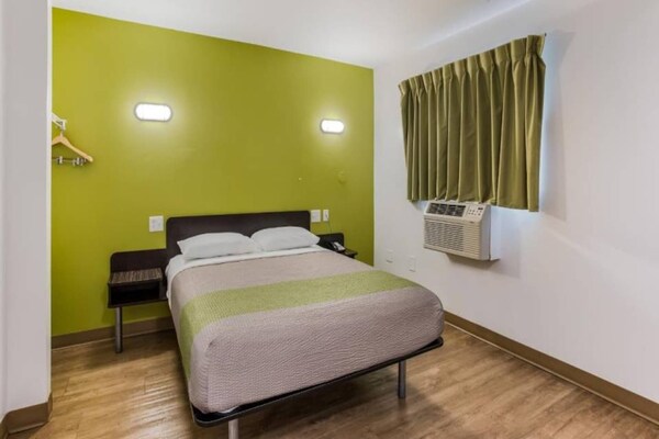 Foto van 1 tweepersoonsbed (queensize) | Niet-roken - Vakantiehuis in Jacksonville - BedRoom