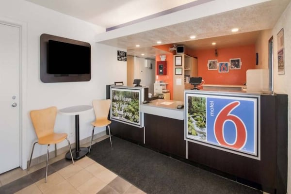 Foto van 1 tweepersoonsbed (queensize) | Niet-roken, koelkast (Micfridge) - FloorPlan