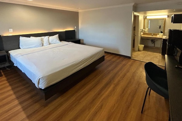 Foto van 1 kingsize bed | Roken toegestaan, koelkast aanwezig - BedRoom