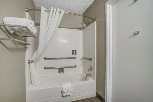 Foto van 1 tweepersoonsbed (queensize) | Niet roken - Vakantiehuis in Port Arthur - BathRoom