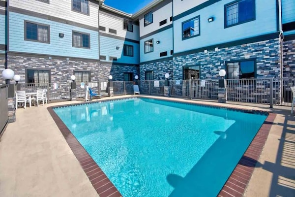 Foto van 1 tweepersoonsbed (queensize) | Niet roken - Vakantiehuis in Port Arthur - Pool