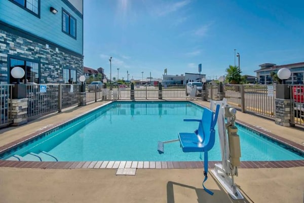 Foto van 1 tweepersoonsbed (queensize) | Niet roken - Vakantiehuis in Port Arthur - Pool