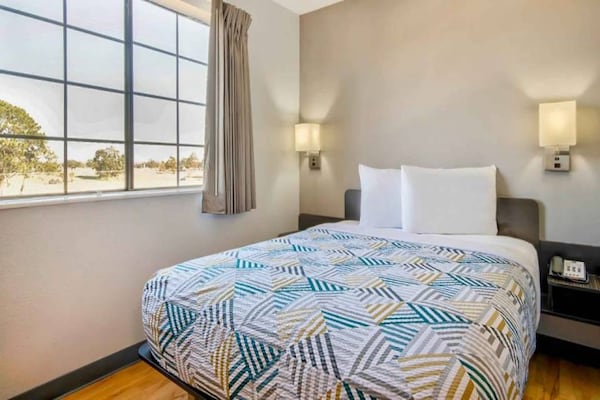 Foto van 1 tweepersoonsbed (queensize) | Niet roken - Vakantiehuis in Port Arthur - BedRoom